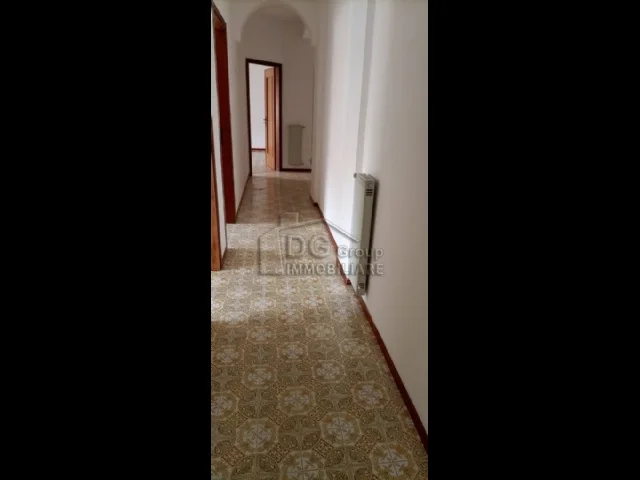 Appartamenti in Vendita - Appartamento piano secondo in via pietro galati