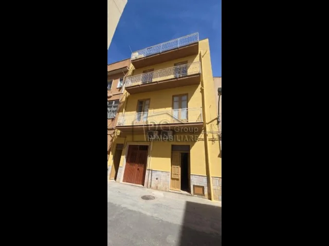 Appartamenti in Vendita - Indipendente nei pressi del bar cristal