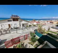 Appartamenti in Vendita - Villa  c/da playa  a pochi passi dal mare