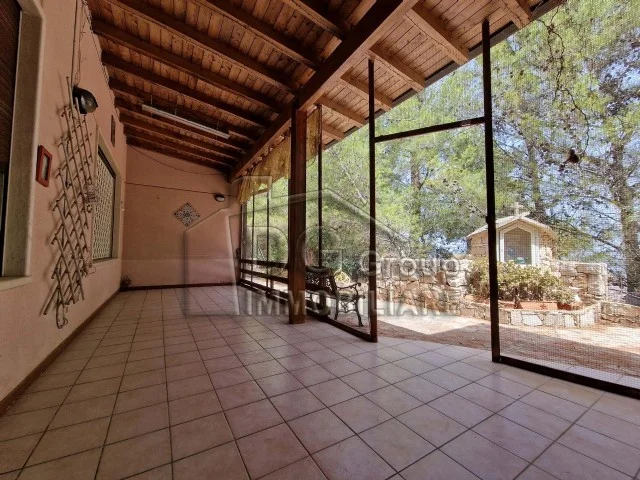 Appartamenti in Vendita - Villa immersa nel verde in montagna