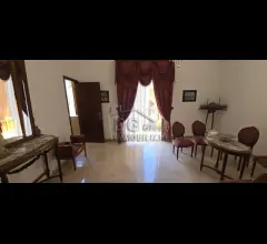 Indipendente elegante nel corso sei aprile