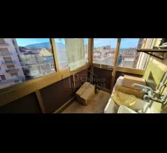 Appartamenti in Vendita - Appartamento al quarto piano con ascensore