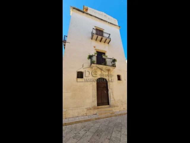 Appartamenti in Vendita - Appartamento signorile in centro storico