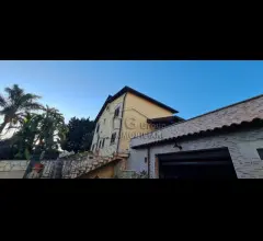 Appartamenti in Vendita - Villa su due livelli abitativi