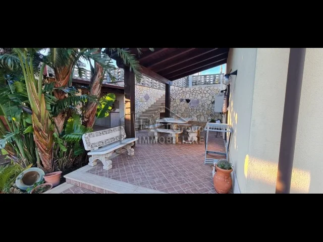 Appartamenti in Vendita - Villa su due livelli abitativi