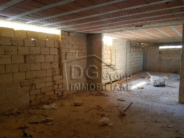 Appartamenti in Vendita - Villa con terreno con vista panoramica, vicino la statale