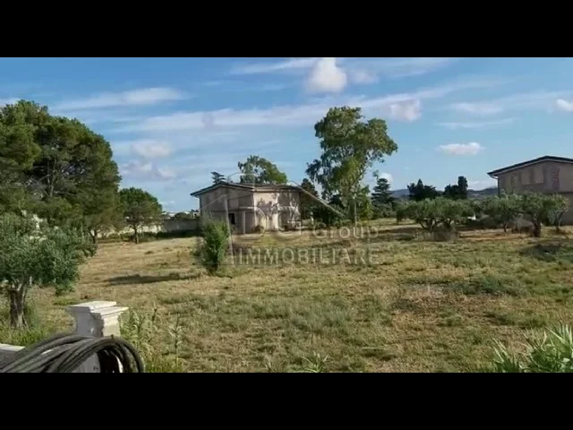 Appartamenti in Vendita - Strutture con terreno