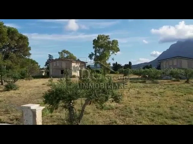 Appartamenti in Vendita - Strutture con terreno