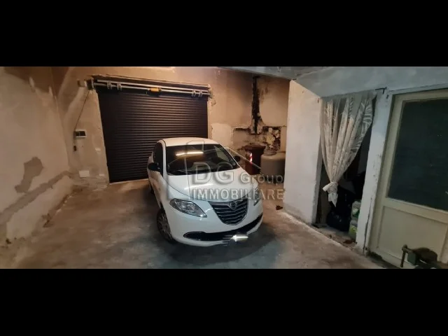 Appartamenti in Vendita - Indipendente con garage