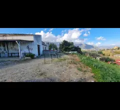 Appartamenti in Vendita - Immobile da ristrutturare o demolire con vista mare