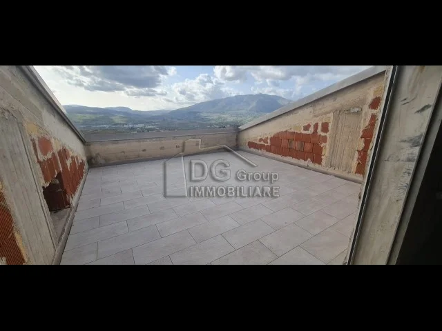 Appartamenti in Vendita - Mansarda da rifinire con vista mozzafiato