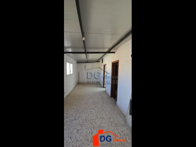 Appartamenti in Vendita - Indipendente piu' commerciale corso san francesco di paola