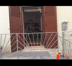 Appartamenti in Vendita - Indipendente piano rialzato arredato