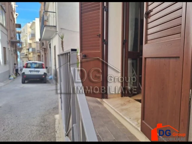 Appartamenti in Vendita - Indipendente piano rialzato arredato