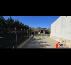 Appartamenti in Vendita - Indipendente immerso nel verde in zona calatubo