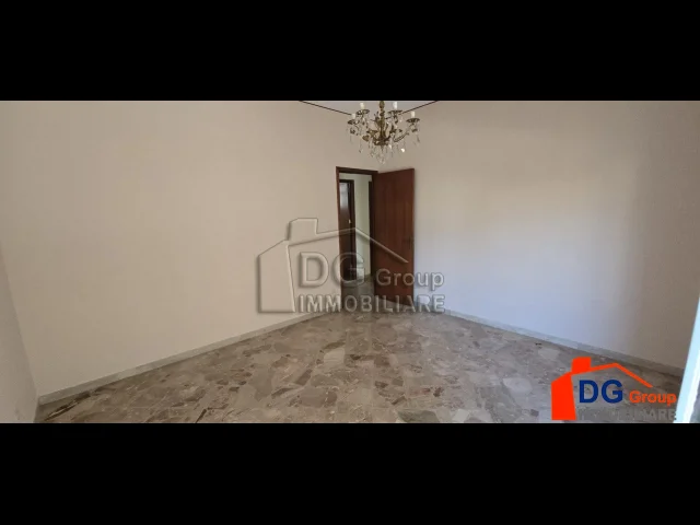 Appartamenti in Vendita - Appartamento secondo piano con garage corso dei mille