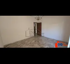 Appartamenti in Vendita - Appartamento secondo piano con garage corso dei mille