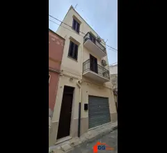 Appartamenti in Vendita - Indipendente totalmente ristrutturato in centro