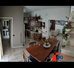 Appartamenti in Vendita - Indipendente ristrutturato a balestrate