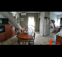 Appartamenti in Vendita - Indipendente ristrutturato a balestrate