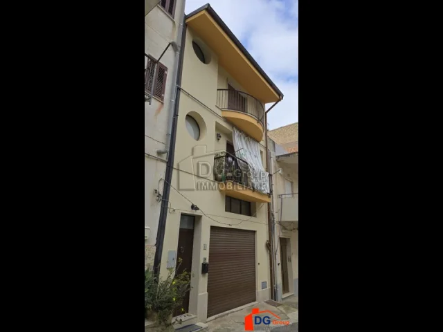 Rifinitissima casa indipendente con doppia esposizione