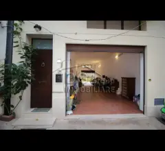 Appartamenti in Vendita - Rifinitissima casa indipendente con doppia esposizione