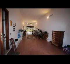 Appartamenti in Vendita - Rifinitissima casa indipendente con doppia esposizione