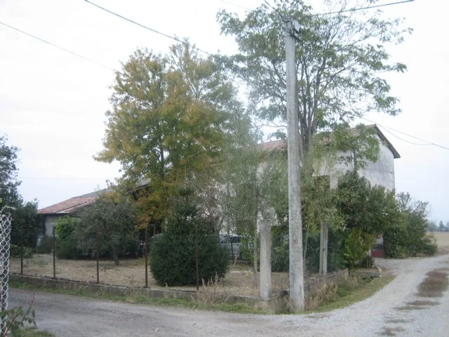 Cascina con terreno per allevamento castenuovo scrivia ad.ze