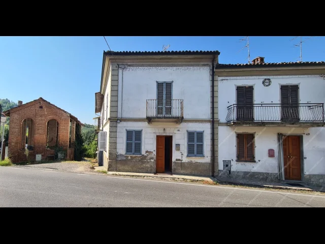 Appartamenti in Vendita - Cascina con terreno