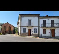 Cascina con terreno