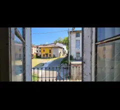 Appartamenti in Vendita - Cascina con terreno