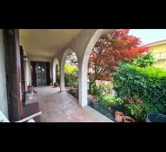 Villa singola con giardino
