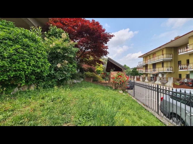 Appartamenti in Vendita - Villa singola con giardino