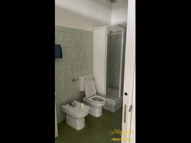 Appartamenti in Vendita - Bellissimo ufficio con vista verde