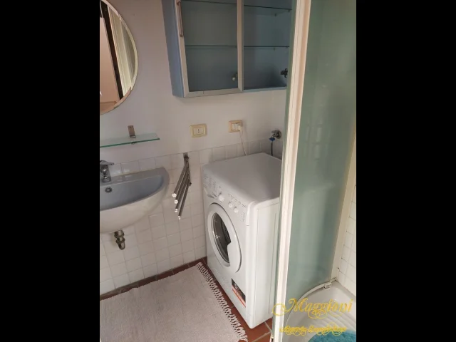 Appartamenti in Vendita - Casetta indipendente con giardino