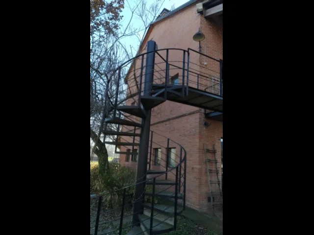 Appartamenti in Vendita - Ampio appartamento con bellissima vista verde