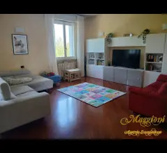 Appartamenti in Vendita - Bellissimo trilocale semiarredato