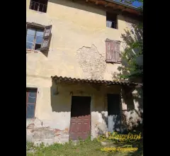 Appartamenti in Vendita - Porzione di casa  da ristrutturare