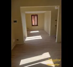 Appartamenti in Vendita - Piano nobile completamente ristrutturato