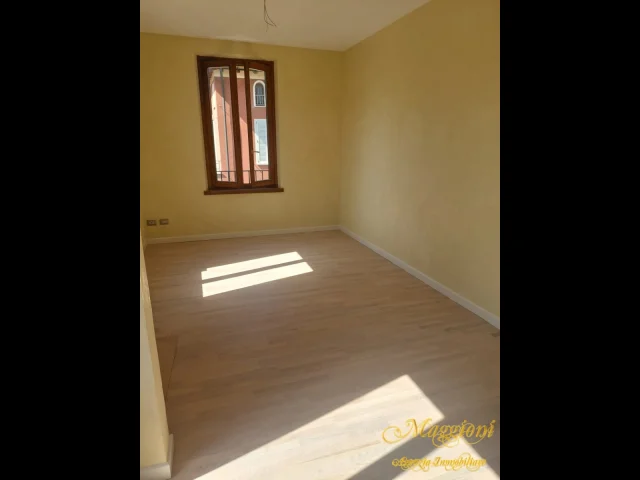 Appartamenti in Vendita - Piano nobile completamente ristrutturato