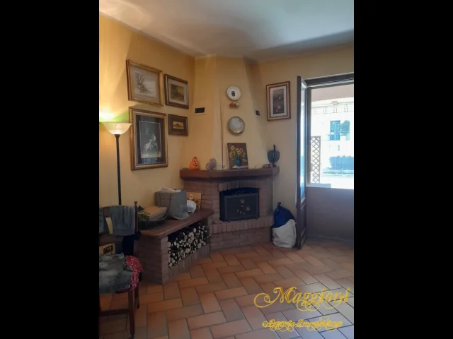 Appartamenti in Vendita - Villino indipendente