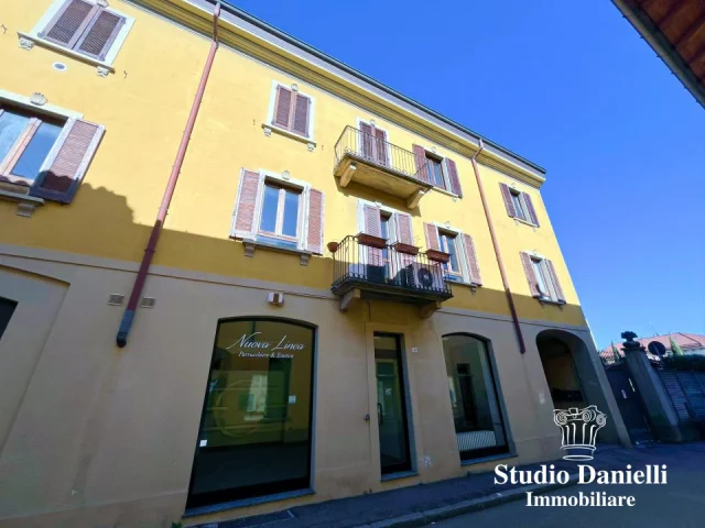 Appartamenti in Vendita - Ufficio primo piano