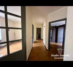 Appartamenti in Vendita - Ufficio primo piano