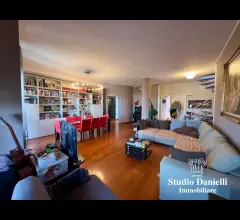Appartamenti in Vendita - Attico con terrazzo