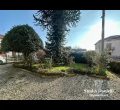 Appartamenti in Vendita - Casa indipendente