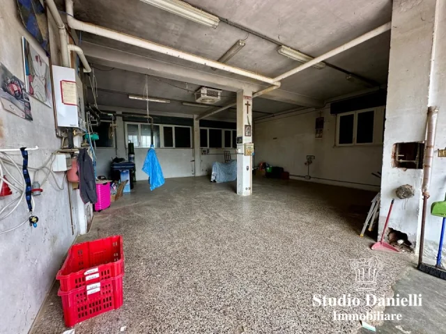 Appartamenti in Vendita - Negozio open-space