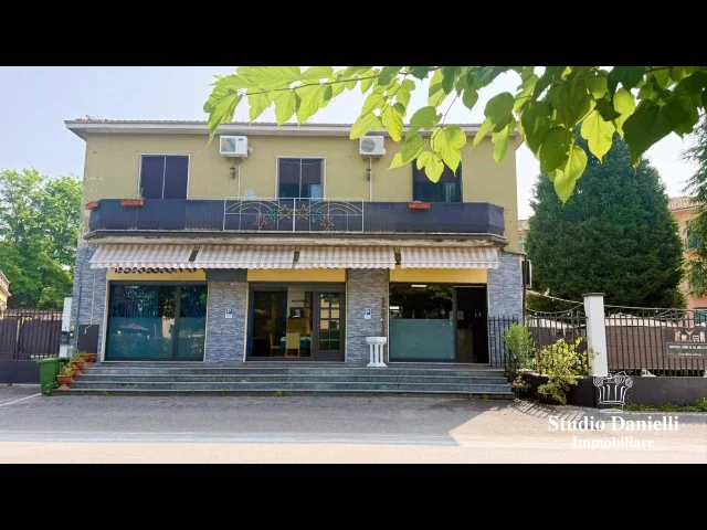 Appartamenti in Vendita - Attività di ristorante/pizzeria con giardino