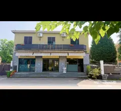 Appartamenti in Vendita - Attività di ristorante/pizzeria con giardino