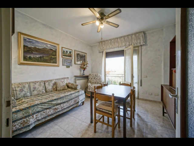 Appartamenti in Vendita - Appartamento con terrazza e cortiletto a lierna