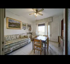 Appartamenti in Vendita - Appartamento con terrazza e cortiletto a lierna